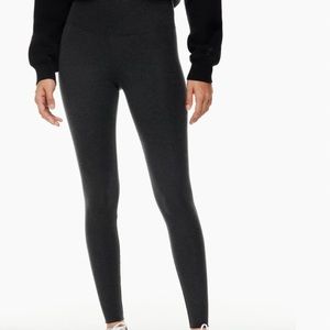 Aritzia tna leggings. Black. Comfy. Size small. Trendy